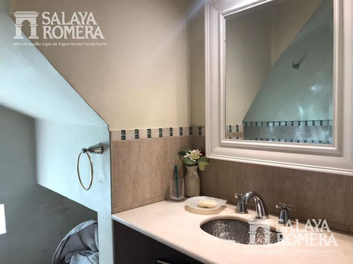 Imagen 6 de 19 de Casa En Venta 6 Ambientes En Amplio Lote Parque Cisneros -