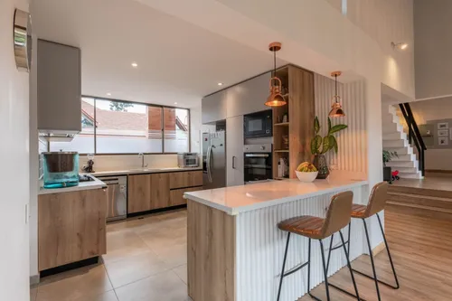 Casa En Venta En Canelon. Cod V15829