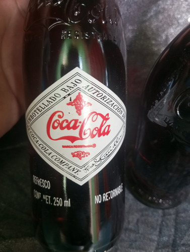 Botellas Colecciónables De Coca Cola 2 Piezas (Usado)
