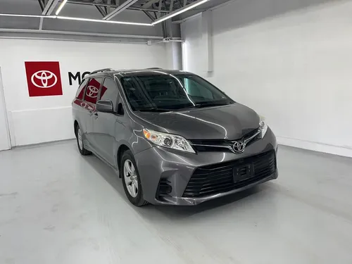 Toyota Sienna 3.5 Le At
