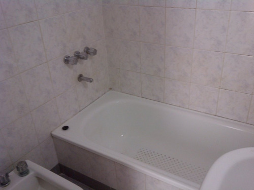 Depto De 2 Ambientes Moderno Con Balcon En 4º Piso.