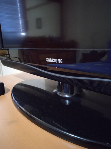 Imagen 2 de 5 de Televisor De 32 Pulgadas Marca Samsung Lcd Modelo Ln32c350