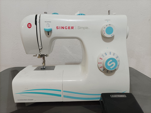 Maquina De Coser Singer Simple, Mod2263 Blanco (Usado)