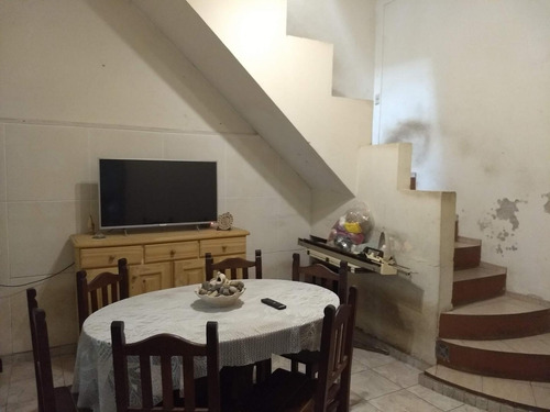 Imagen 3 de 7 de Casa De Pasillo A Reciclar , Excelente Ubicacion
