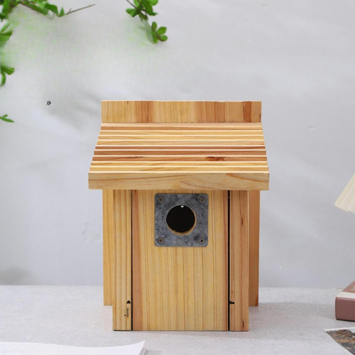 Caja De Anidación De Pájaros De La Casa De Pájaros Fuera