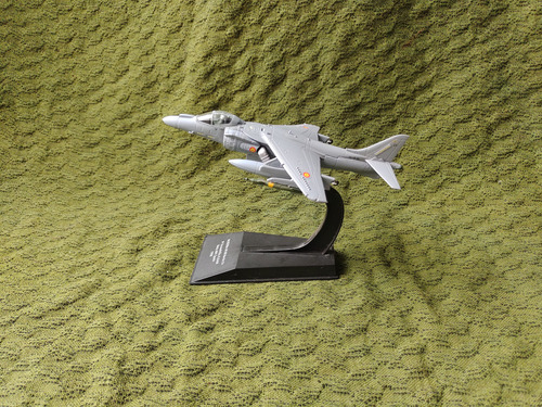 Avión Diecast Av-8b Harrier Ii Armada Española Salvat 1:100 Gris (Usado)