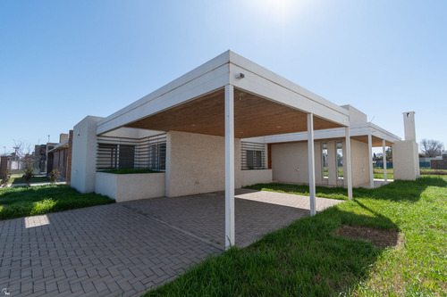 Casa En Venta 3 Dormitorios Don Mateo
