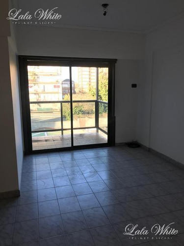 Imagen 3 de 14 de Venta - Departamento En N. Malvinas Al 100 (monte Grande)