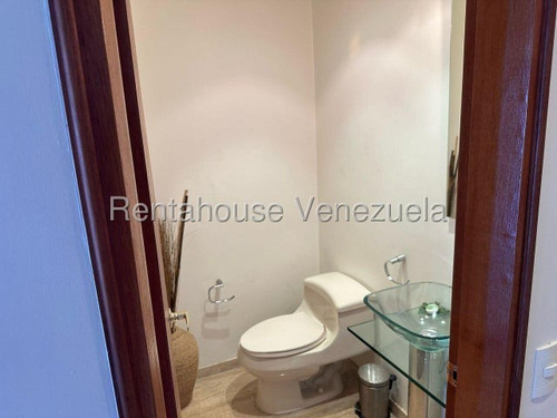 Venta De Amplio Apartamento Monterrey