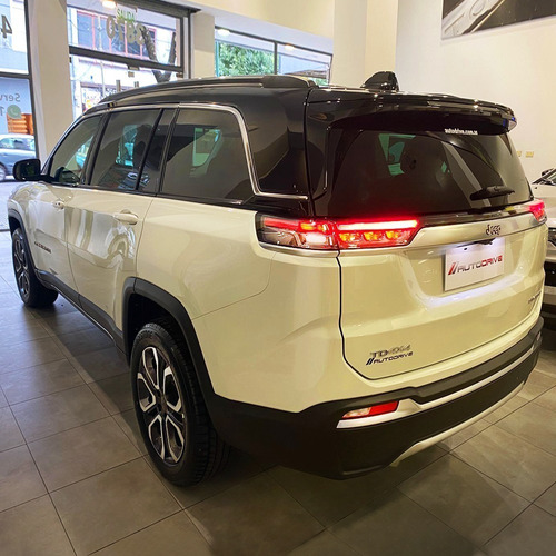 Imagen 5 de 16 de Jeep Commander Limited 2.0 2023 Td380 At9 4x4 7pas C