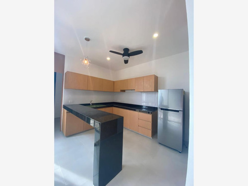 Imagen 4 de 12 de Casa Sola En Renta Temozon Norte