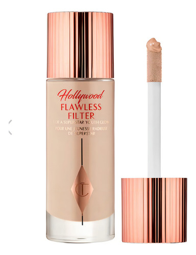 Base de maquillaje líquida Charlotte Tilbury Hollywood Flawless filter tono 4.5 - medium - beige dorado para tonos de piel medios - 30mL