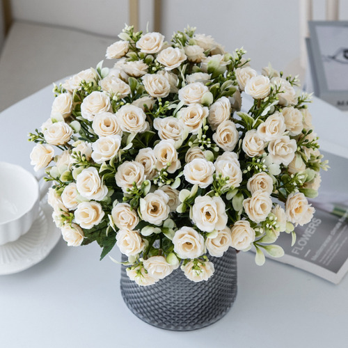 Ramo De Rosas Falsas De Seda Artificial Con 15 Cabezas Y 5 T