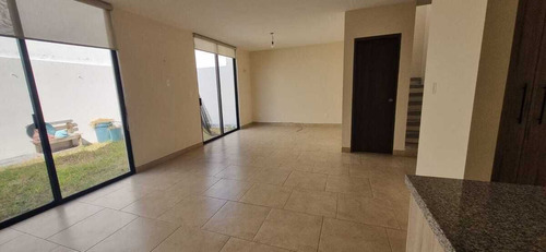Casa En Renta En Zibatá