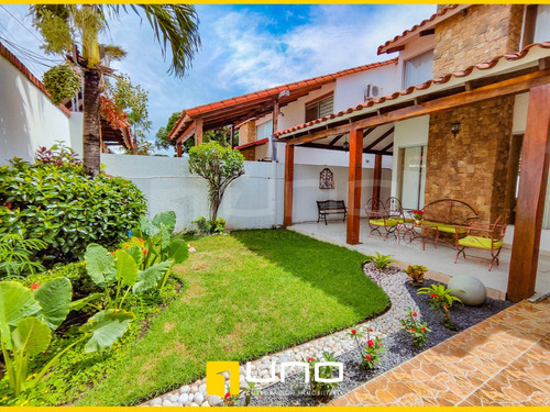 Imagen 15 de 17 de Amplia Casa En Venta Con Piscina Zona Avenida Alemana