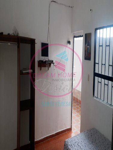 Imagen 3 de 8 de Venta De Casa Con Locales, Ubicado En El Centro De Santa Teresa Del Tuy.