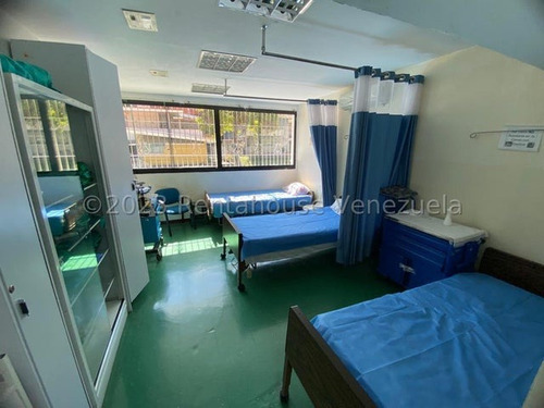 543m2 En Santa Mónica Se Vende Reconocida Clinica Especializada En Cirugía Estética, ' Equipada' , Mls#23-22290
