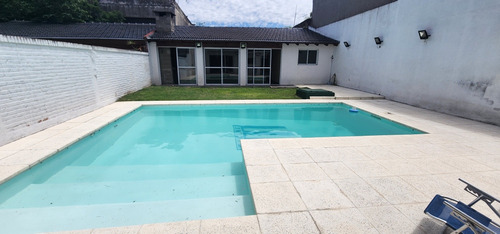 Dueño Vende!!! Casa 6 Ambientes Y 3 Baños, Moron.