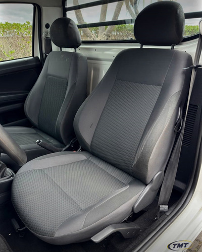 Volkswagen Saveiro 1.6 Robust Cab. Simples 16v Total Flex 2p