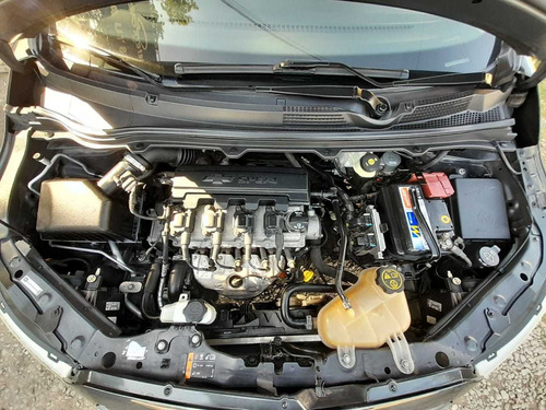 Imagen 13 de 14 de Chevrolet Onix 1.4 Lt Año 2016