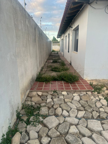 Magnífica Casa En Venta Cantarrana Cumaná, Venezuela.