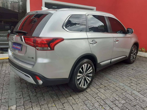Imagem 5 de 15 de Mitsubishi Outlander 3.0 Mivec V6 Gasolina Hpe-s Awd