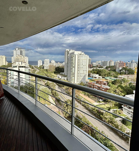 Departamento De 3 Dormitorios En  Roosevelt Cerca De Playa Brava. Garaje Y Amenities.