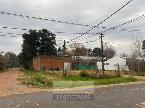 Imagen 2 de 21 de Galpon 200 Metros Cuadrado Cubiertos En Pueblo Nuevo Lujan