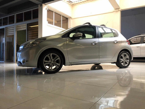 Peugeot 208 1.2 E