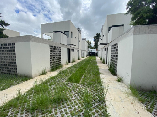 Imagen 2 de 21 de Departamento En Venta En Manuel B Gonnet Calle 27 E/ 491 Y 193 - Dacal Bienes Raices