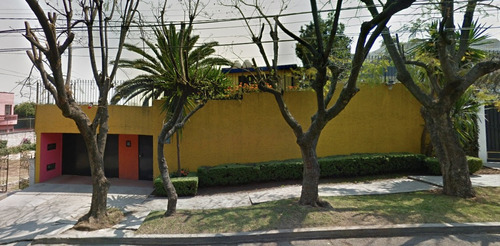 Um- ¡¡¡ Casa En Lomas De Chapultepec En Precio De Remate Bancario!!!