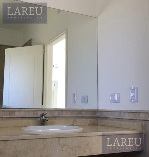 Imagen 13 de 26 de Casa En Venta - Barrio El Canton