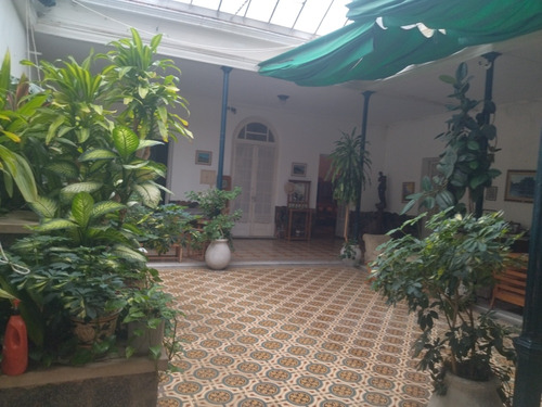 Excepcional Casa Alojamiento Con Jardín .6 Habitaciones