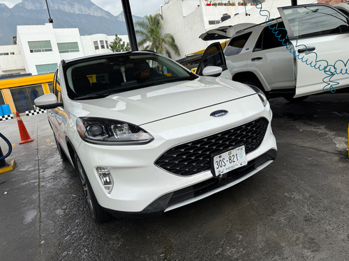 Ford Escape Titanium HYBRID