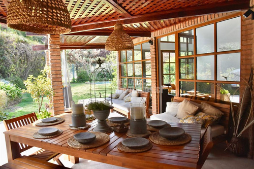 Casa En Venta En 4 Dormitorios Golf Lomas Dehesa