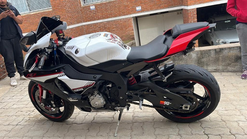 Imagen 4 de 11 de Yamaha R1