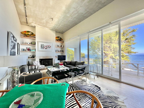 Gran Casa En Primera Línea Con Vista Impresionante, Zapallar