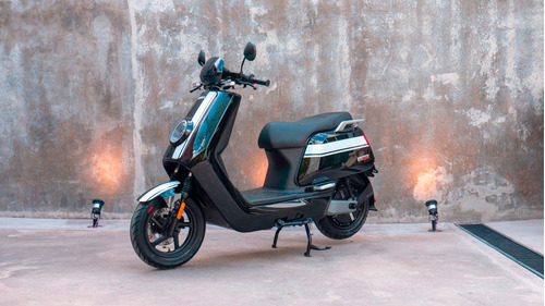 Imagen 2 de 15 de Moto Electrica Scooter Nuuv Ngt Bosch Litio Panasonic 80km/h