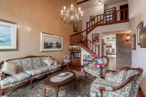 Casa En Venta En Alhambra. Cod V14653
