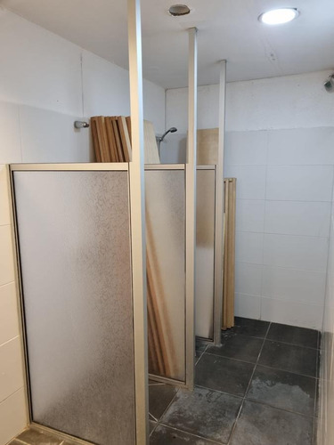 Imagen 14 de 14 de Local, Gran Esquina, 8 De Octubre Y Cipriano Miro , 300 M2 , Impecable !!