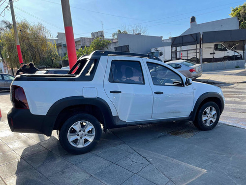 Imagen 7 de 13 de Renault Duster Oroch 2017 1.6 Outsider