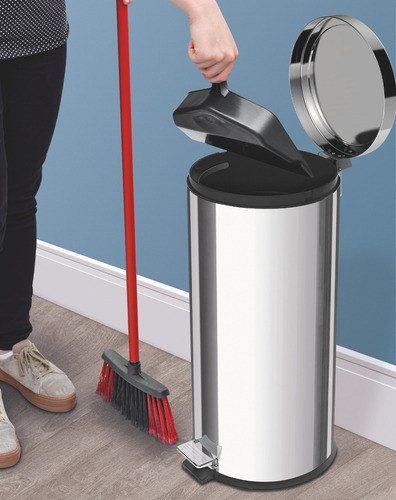 Cesto Tacho De Basura Tramontina de 30 litros de Acero Inoxidable Con Pedal
