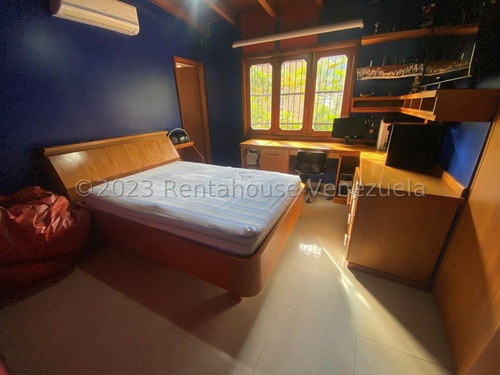 Casa En Venta En Santa Paula Calle Cerrada Casas En Caracas Angela Tochon