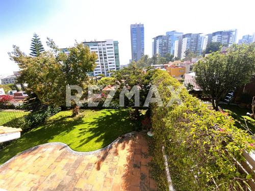 Vive El Lujo En Santa Fe: Casa Con Vistas, Comodidades Y Ubicación Única