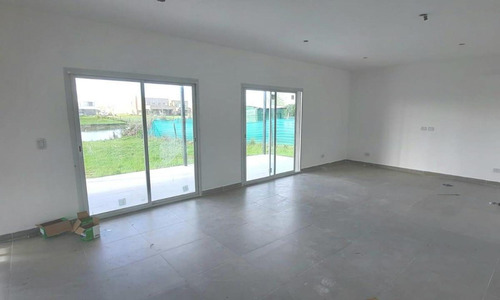 Imagen 13 de 25 de Oportunidad!!! Casa Al Agua En El Canton Norte.
