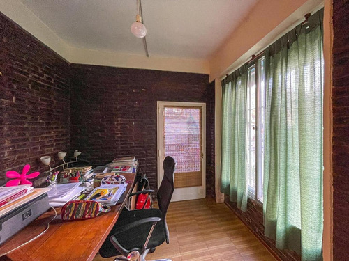 Imagen 3 de 10 de Casa De Pasillo En Planta Alta Parque De Las Colectividades