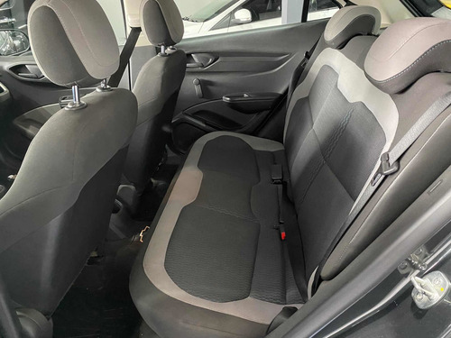 Imagen 8 de 16 de Chevrolet Onix 2016 1.4 Lt Mt 98cv