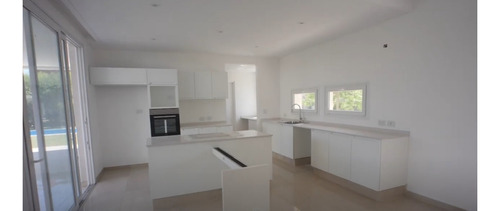 Casa En Venta En Los Alisos, Nordelta, Tigre!