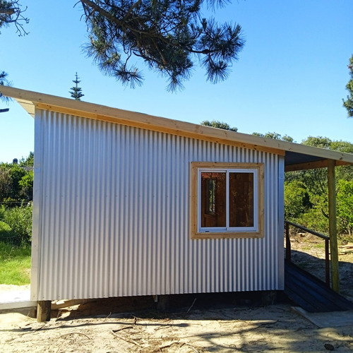 Linda Casa Monoambiente De Madera En Gran Terreno En La Aguada Con Vista Al Mar, Y Cerca De Todo.