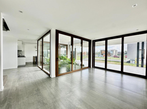 Casa En Venta De 5 Ambientes A Estrenar En Canning Chico, Esteban Echeverria